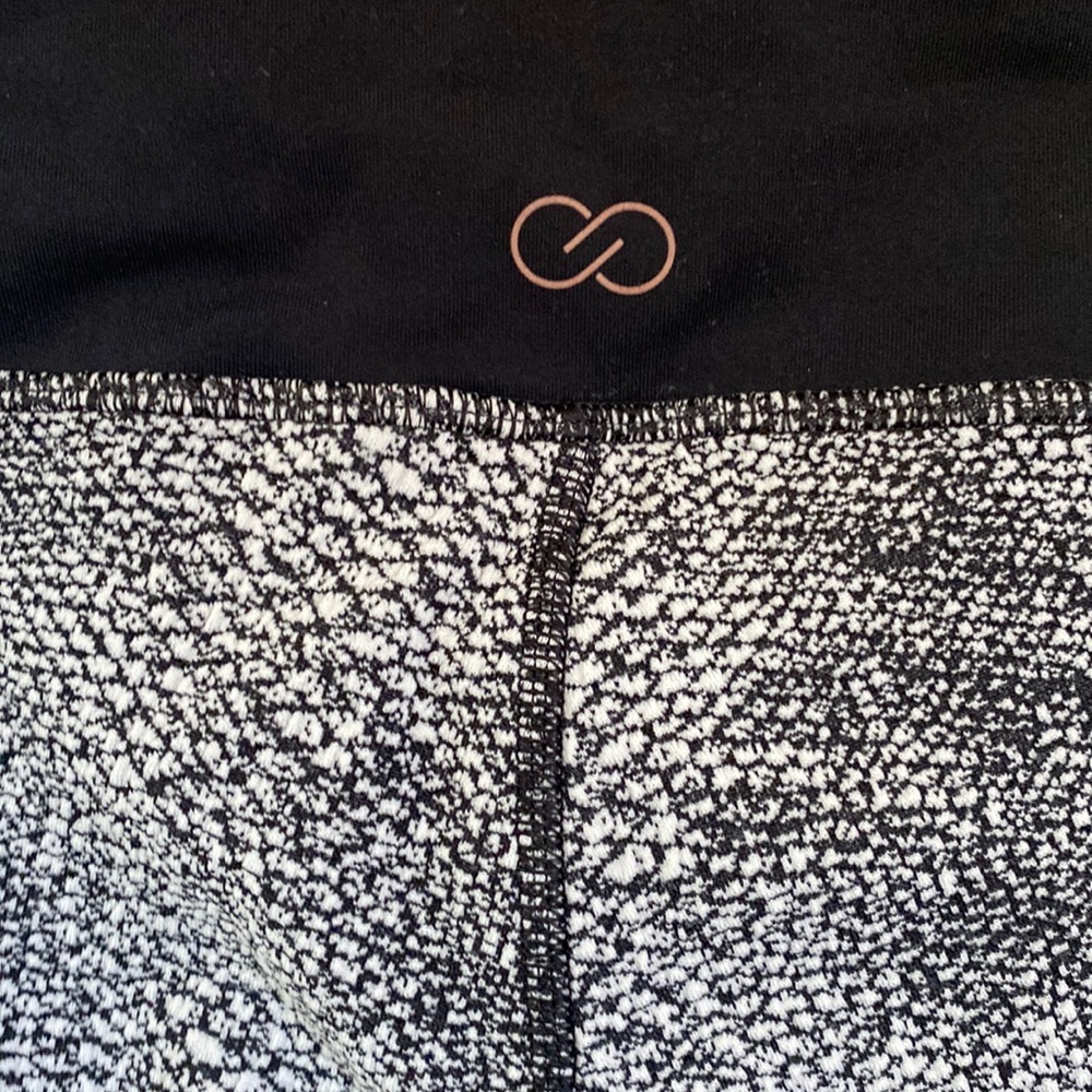 Calia by Carrie Underwood Leggings- Zip pocket at waist- Women's Small